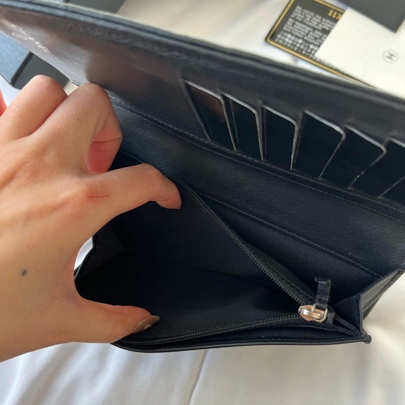 SOLD Chanel Black Chevron Calf Bifold - Picture 9 of 11